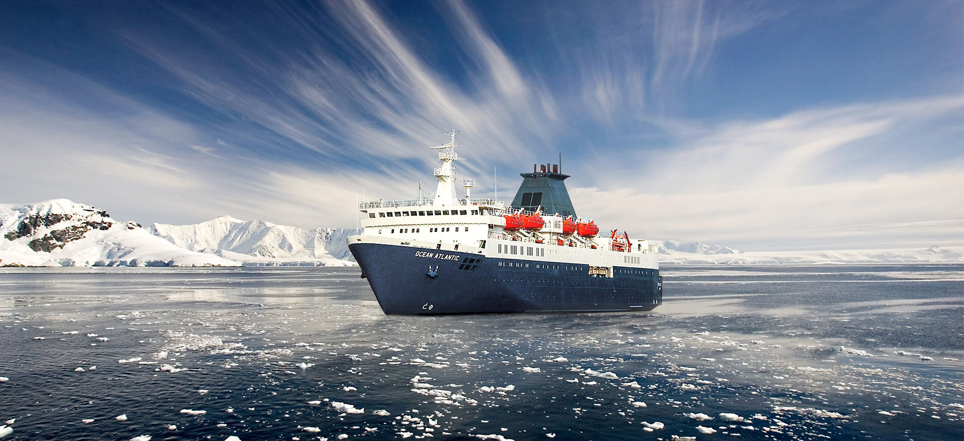 Теплоход Ocean Atlantic. MV Oceanic. Oceanul Atlantic in a Boat. Cruising the Atlantic Ocean.