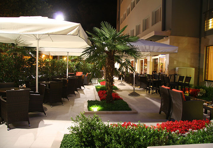 Hotel Plaza Omis nearby beach
